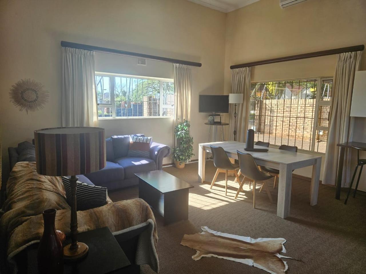 Hillton Manor Guest House Richards Bay Esterno foto