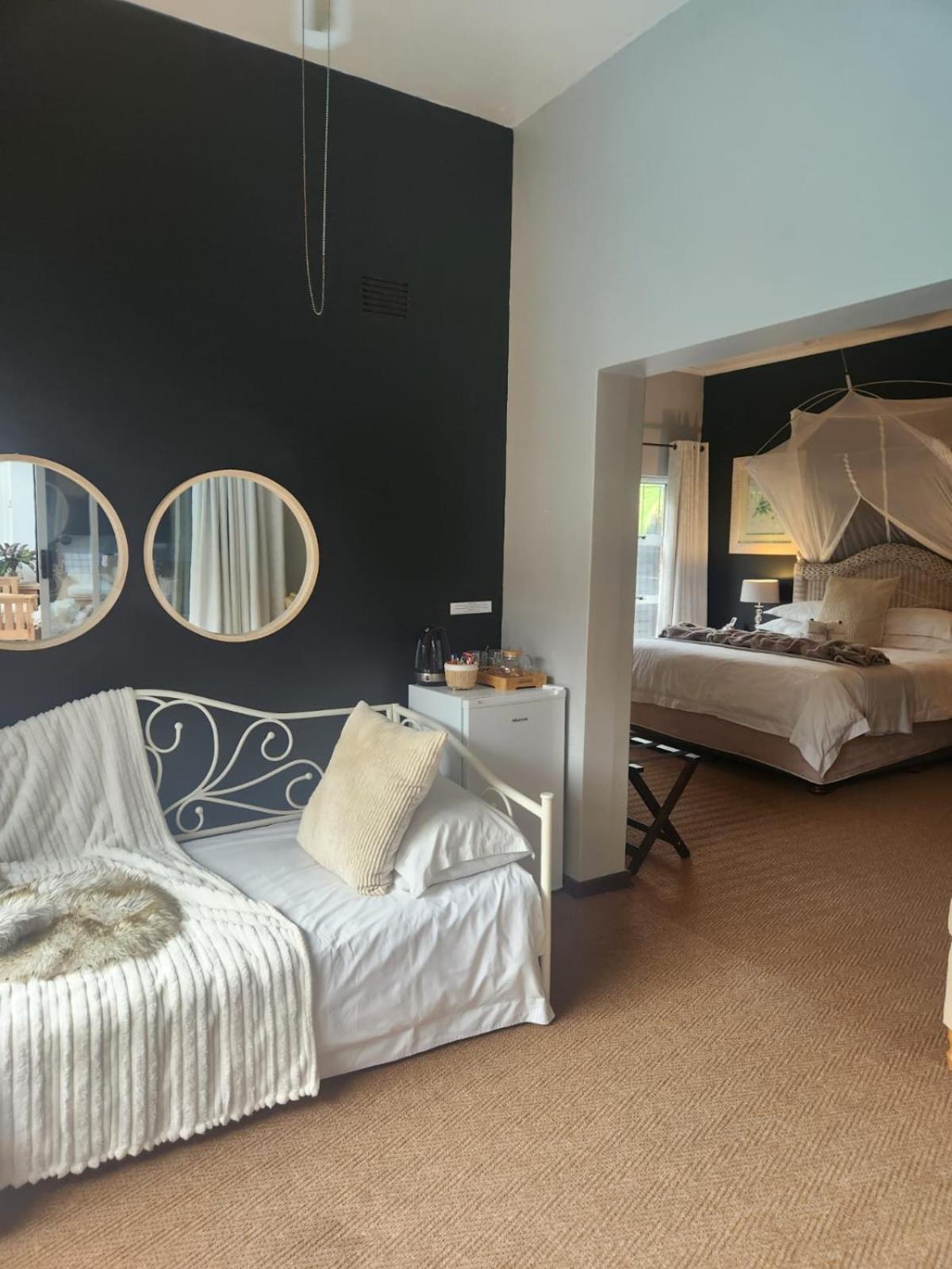 Hillton Manor Guest House Richards Bay Esterno foto