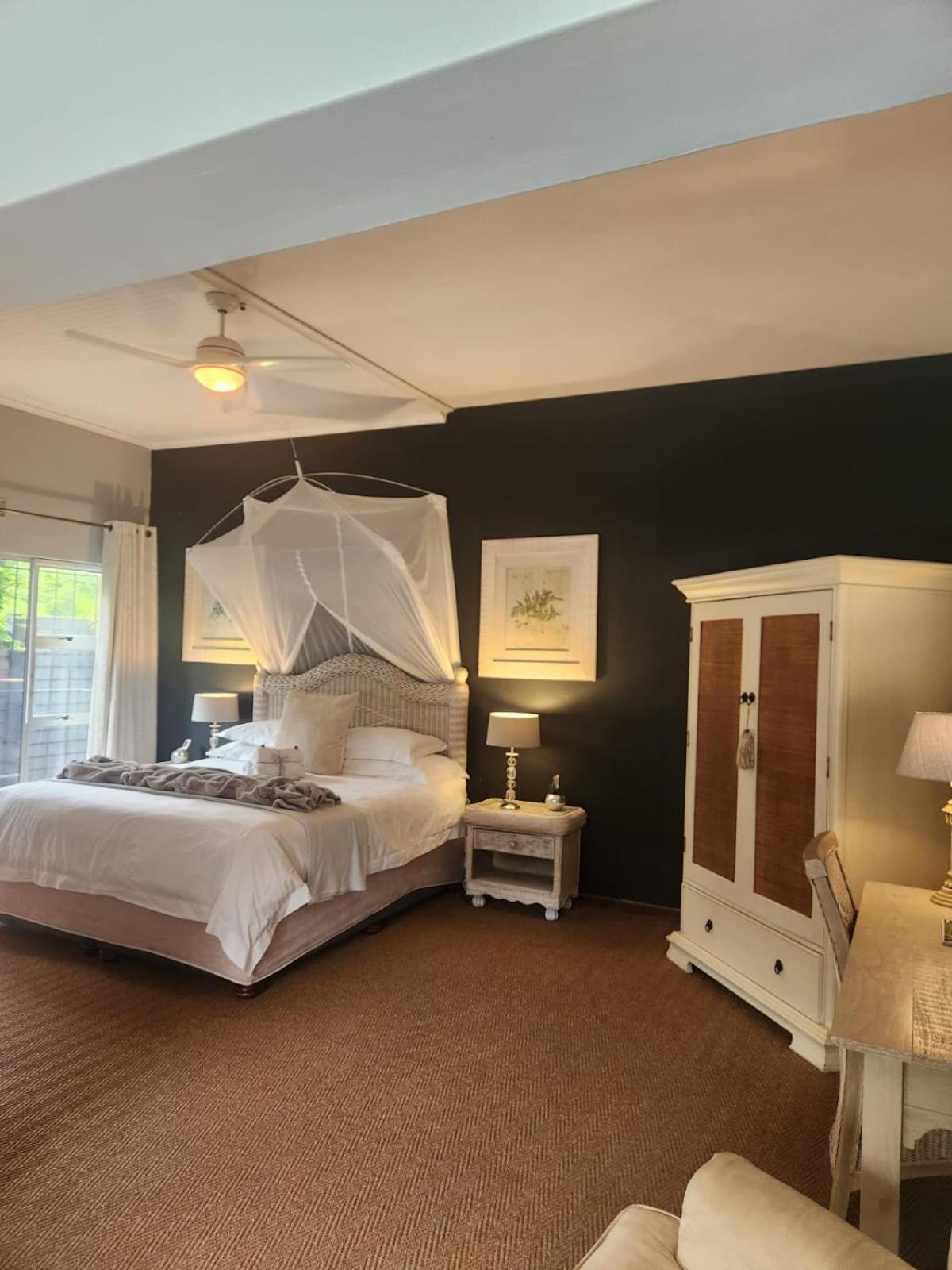 Hillton Manor Guest House Richards Bay Esterno foto